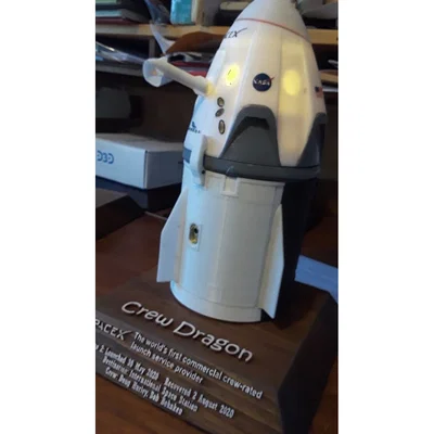 SpaceX Crew Dragon Endeavor – Mô hình tàu vũ trụ (tỷ lệ 1/32)