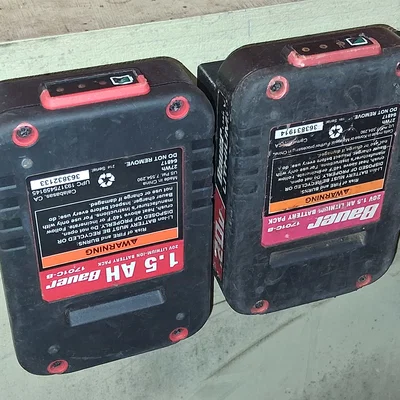 Giá đỡ pin Bauer (Harbor Freight) Battery Holder