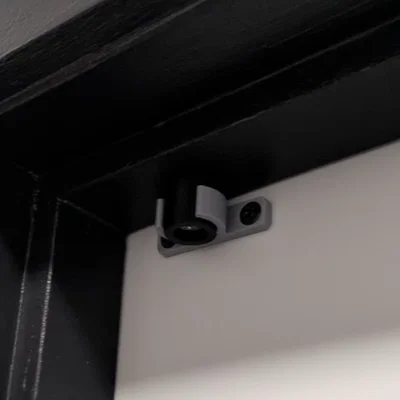 Kẹp hãm cửa (Door catch)