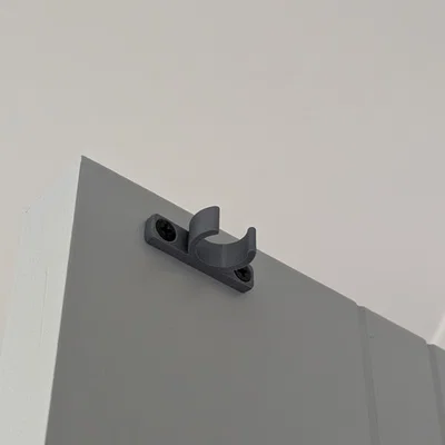 Kẹp hãm cửa (Door catch)
