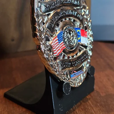 Kệ Đỡ Universal cho Badge & Challenge Coin Đáy Nhọn 5