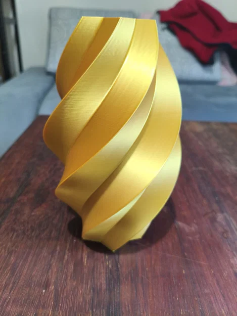 Bình Hoa 3D In Xoắn Ốc Màu Vàng Sang Trọng - Image 2