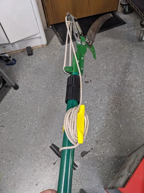 Móc quấn dây (Rope Cleat) gắn tay cầm/ống sào – Nhiều kích thước - Image 1