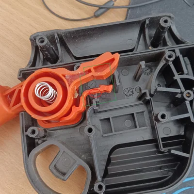 Miếng insert công tắc máy cắt cỏ Black & Decker