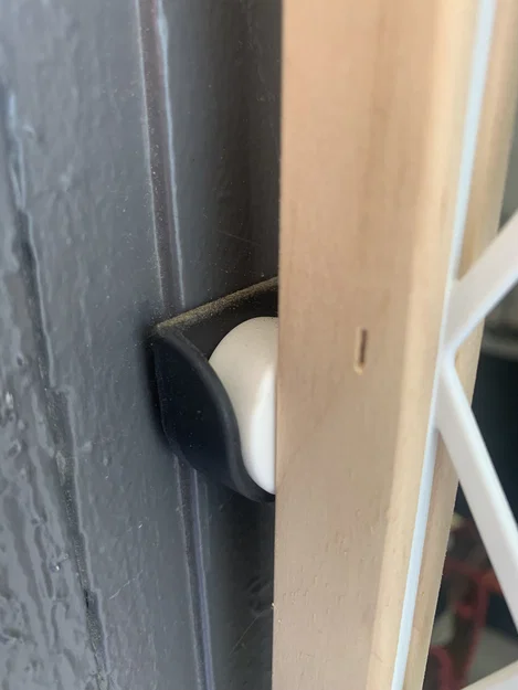 Gate Mount (Giá đỡ gắn cổng chắn em bé) - Image 1