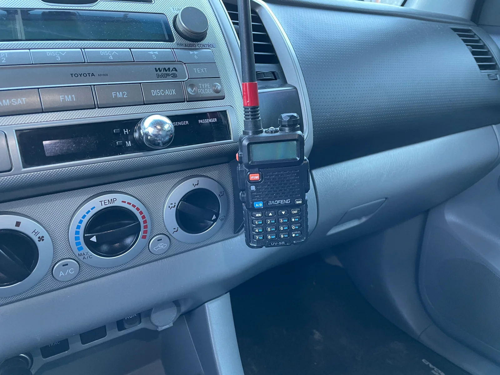 Giá gắn bộ đàm HAM cho Tacoma (Tacoma HAM Radio Mount) 1