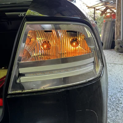 Khung Đỡ Dải Đèn LED Dynamic Cho Xe Saab 9-3 (2002-2007)