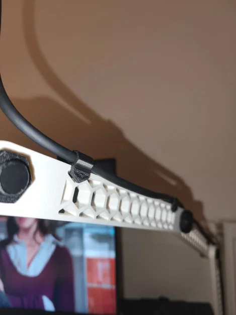 Kẹp cố định dây cáp 6mm cho tay treo micro gọn gàng, tiện lợi - Image 1