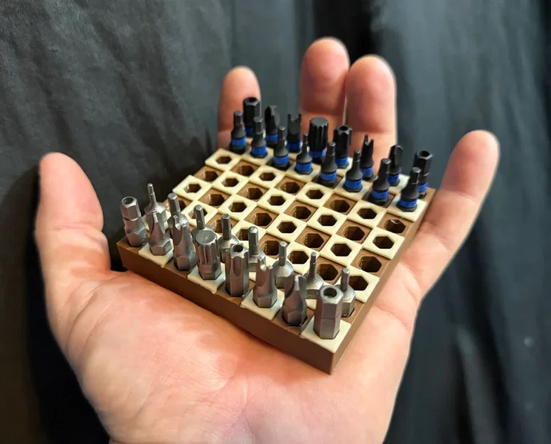 Cờ Vua Mũi Vặn Vít (Screwdriver Bits Chess) - Image 1