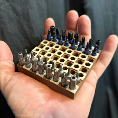 Cờ Vua Mũi Vặn Vít (Screwdriver Bits Chess)