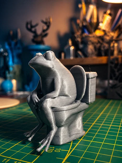 WC FROG – Ếch ngồi bồn cầu (mô hình 3D vui nhộn) - Image 1