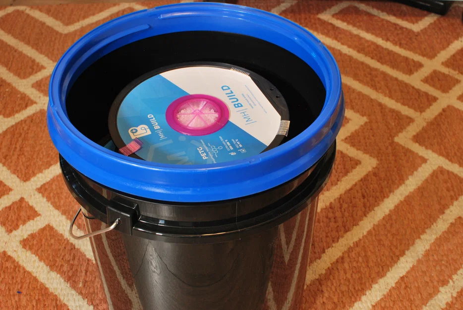 Giá đựng hạt hút ẩm cho bucket (Bucket desiccant holder) - Image 4