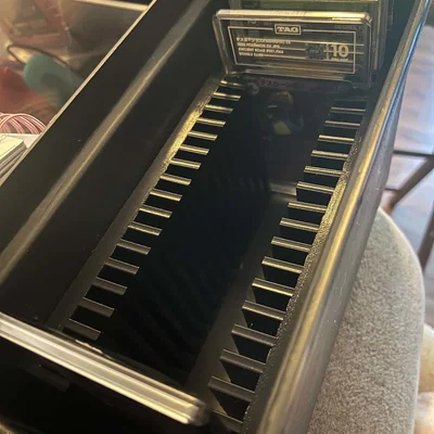 Mil-Spec Card Storage (Hộp/Khay lưu trữ thẻ chuẩn mil-spec)