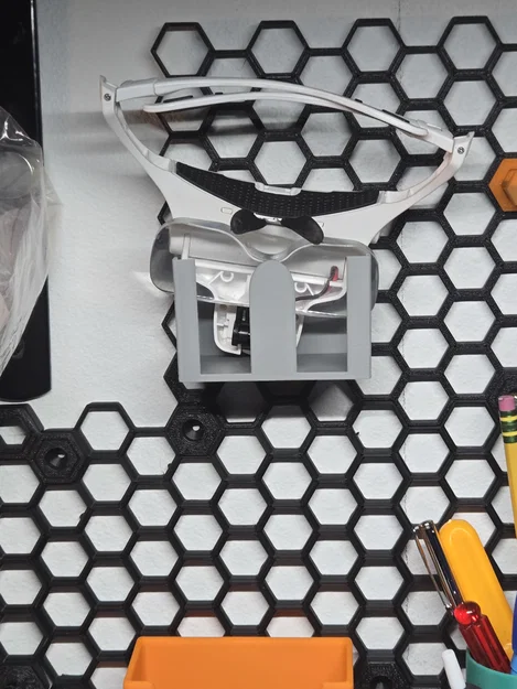 Giá treo kính lúp LED và kính mát gắn bảng HWS (Honeycomb Wall) - Image 1