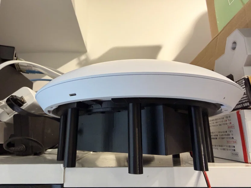 Tấm lưng Unifi U7 Pro kèm stand gắn quạt - Image 1