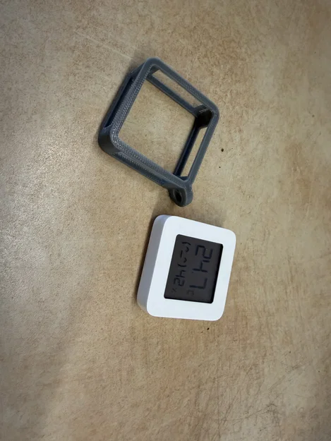 Giá treo 3D cho nhiệt ẩm kế mini 43x43mm (TPU) - Image 1