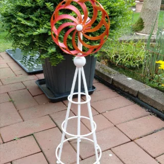 Chong chóng có giá đỡ cho cây (Pinwheel with plant support)