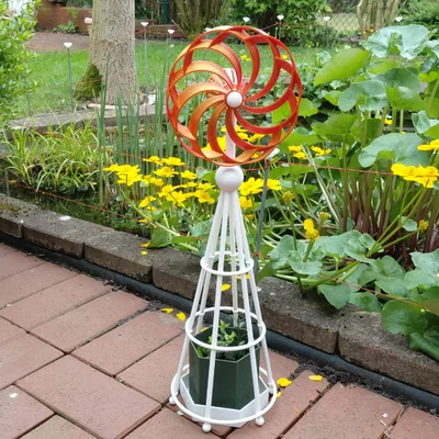 Chong chóng có giá đỡ cho cây (Pinwheel with plant support)