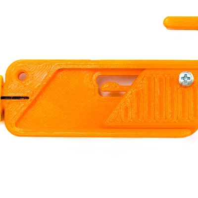 Dao cắt dây radiosonde gắn đầu sào (Pole-Mounted Radiosonde Line Cutter)