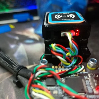 Remix gá GPS GEPRC Mark 5 — phản xạ LED góc nghiêng / xem trạng thái