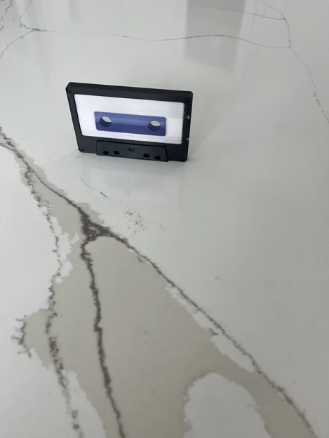 Mô hình băng cassette cổ điển (Old School Cassette Tape) trang trí - Image 2
