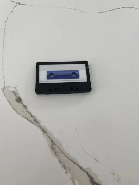Mô hình băng cassette cổ điển (Old School Cassette Tape) trang trí - Image 3
