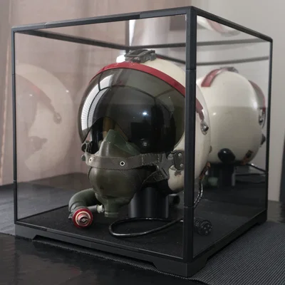 Hộp Trưng Bày Nón Bảo Hiểm (Helmet Display Case)