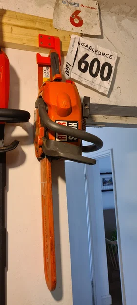 Móc treo tường cho máy cưa xích Husqvarna (Chainsaw Hook) - Image 1