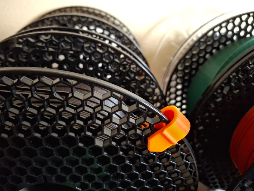 Kẹp giữ dây nhựa in 3D 1.75mm (Filament Clip) nhỏ gọn tiện lợi - Image 2