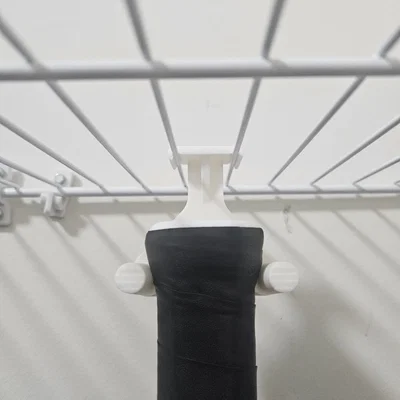 Móc treo vợt tennis cho kệ lưới sắt (Wire Shelf) - Giải pháp 3D thông minh