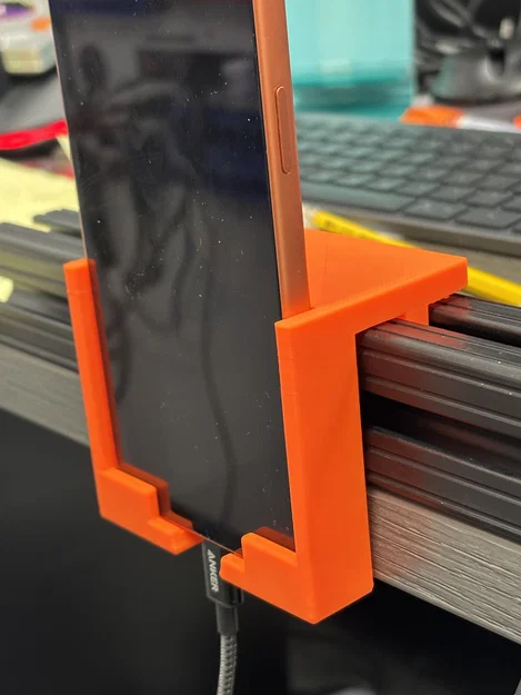 Giá đỡ điện thoại iPhone 17 Pro Max gắn khung nhôm 80/20 Racing Sim - Image 1