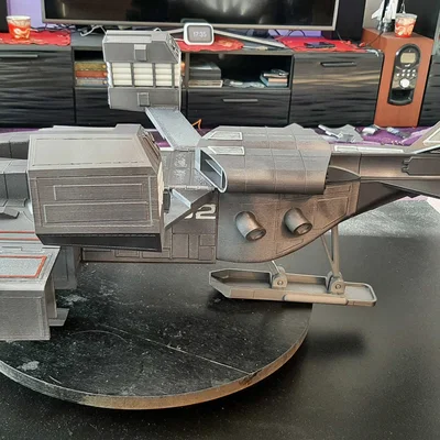 UD4 - Dropship từ phim Aliens (Cheyenne Dropship)