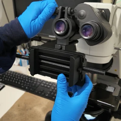 Giá đỡ điện thoại cho kính hiển vi (Microscope Phone Holder)