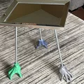 The Handy Table: Chiếc Bàn Độc Đáo Với Chân Hình Bàn Tay In 3D - Thumbnail 6