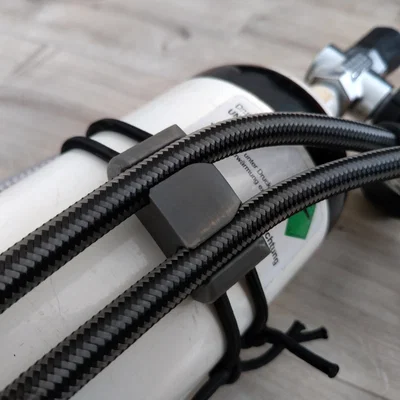 Kẹp giữ ống cho bình lặn Stage 4L (Schlauchhalter)