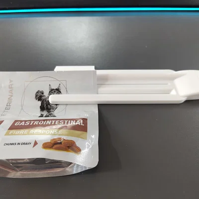 Dụng cụ bóp túi thức ăn mèo nâng cao (Advanced cat food bag squeezer)