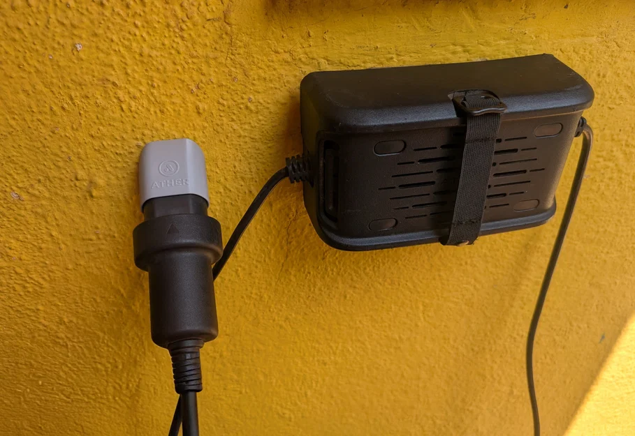 Giá treo tường cho ổ cắm sạc Ather (Ather charger Socket wall mount) - Image 1