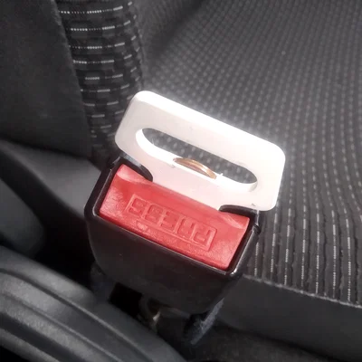 Záslepka bezpečnostného pásu – Miếng cắm khóa dây an toàn ô tô (dummy plug)