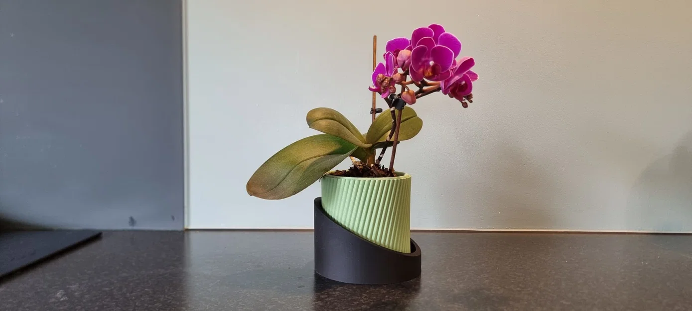 Chậu trồng cây gân sọc (Ribbed planter pot) - Image 2