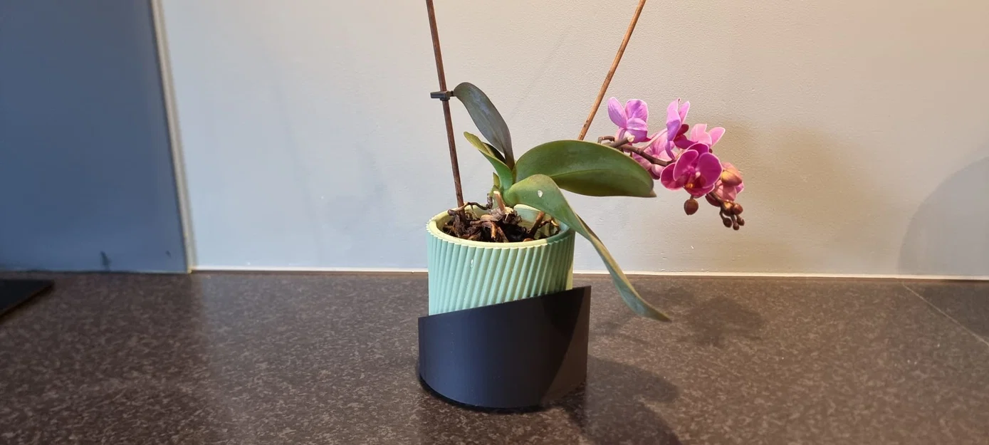 Chậu trồng cây gân sọc (Ribbed planter pot) - Image 3
