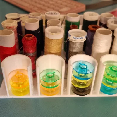 Khay sắp xếp đồ may: bobbins & phụ kiện
