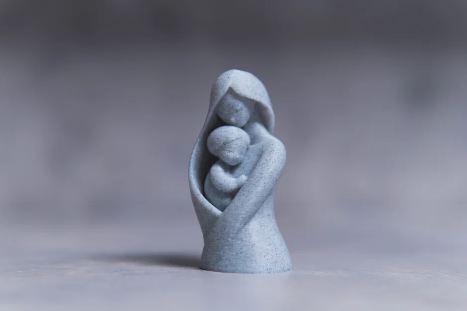 Mother – Tượng điêu khắc tối giản về tình mẫu tử - Image 4