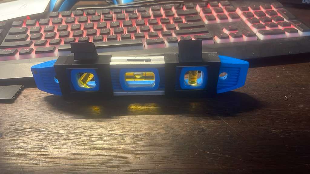 Ngàm gắn dây canh cho Torpedo Level (String-Line Attachment) - Image 1