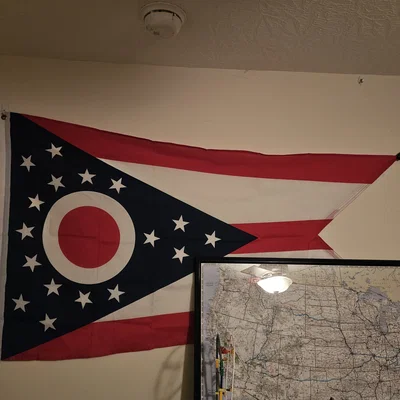 Giá đỡ ghim bấm cờ (Flag thumbtack holder)