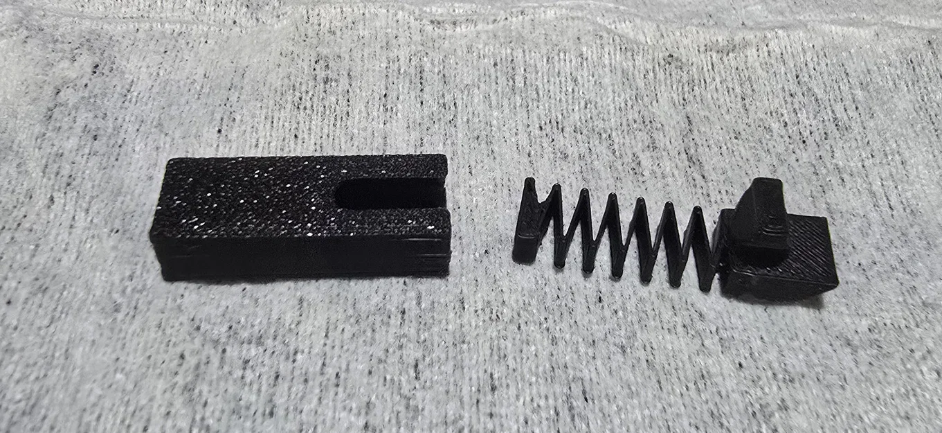 Mini Spring Latch 10x6mm - Image 1
