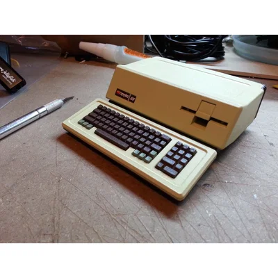 Vỏ Raspberry Pi dạng Apple III (Apple ///) tỉ lệ 1:4