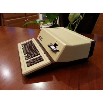 Vỏ Raspberry Pi dạng Apple III (Apple ///) tỉ lệ 1:4
