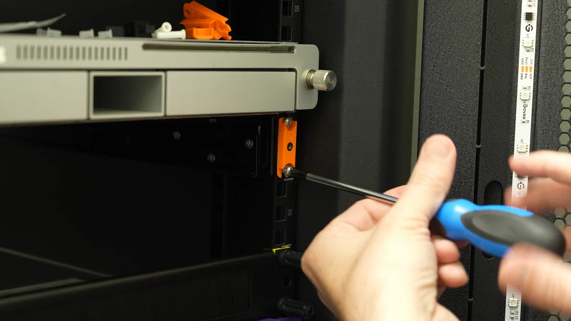 Intel Xserve Rackmount Spacer Bracket 805-7385 - Image 1