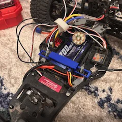 Khay pin 5600 (5600 battery holder) cho amp mt RC car