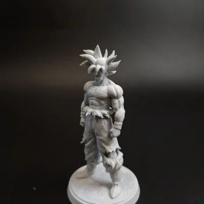 Tượng mô hình Goku (Goku figurine)